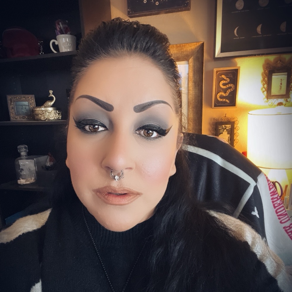 Meet your Posher, Alejandra